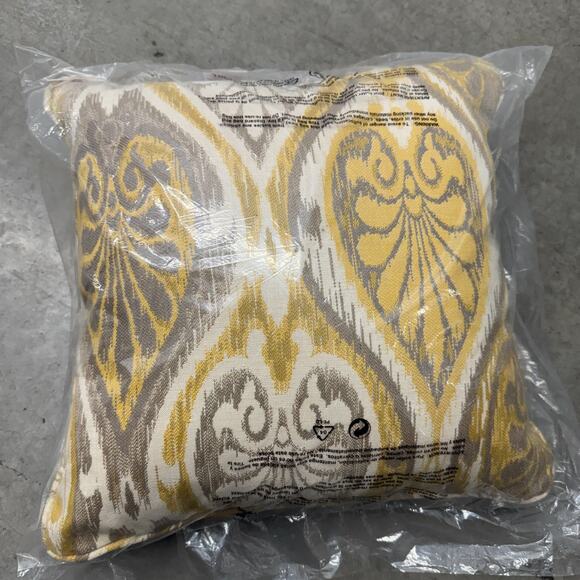 Outdoor Pillow Sunbrella Canvas Yellow NEW SEALED 17x17 Teardrop Design - Picture 2 of 6